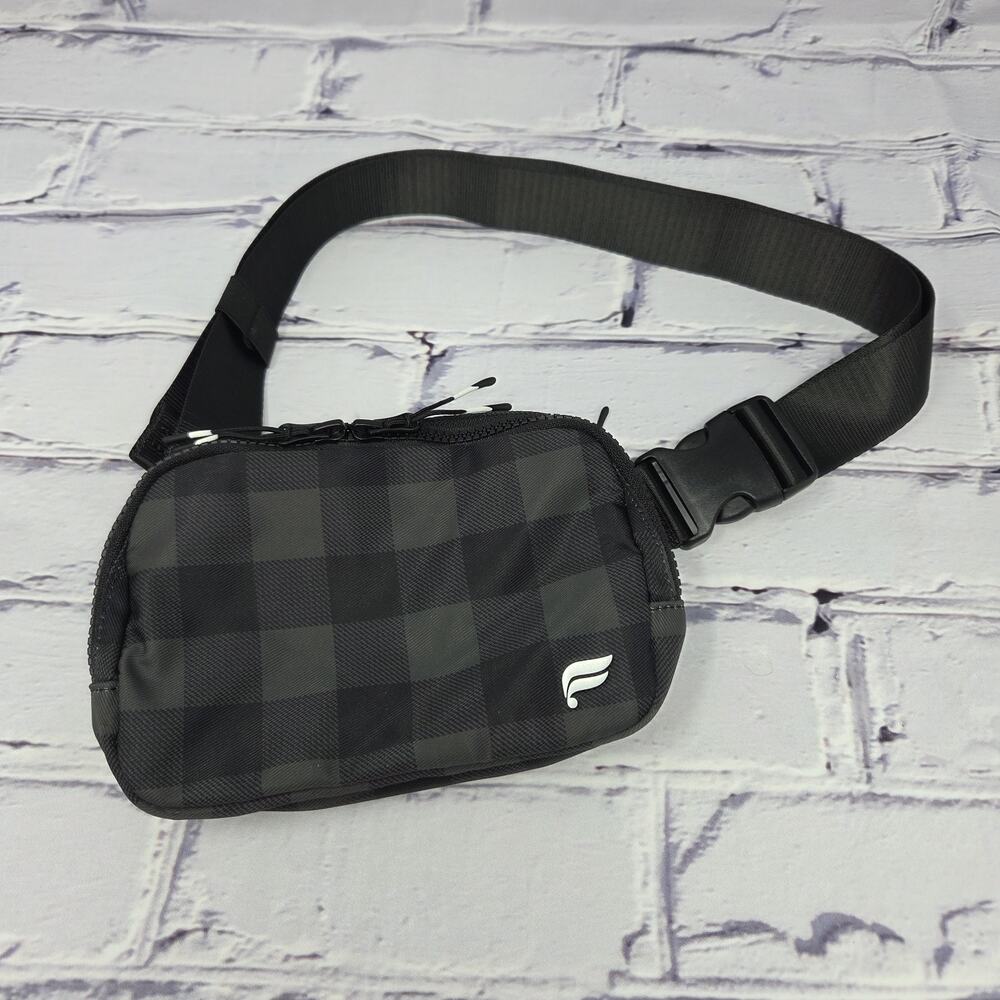 Fabletics The Belt Bag Pine Shadow Mountain Top Plaid
